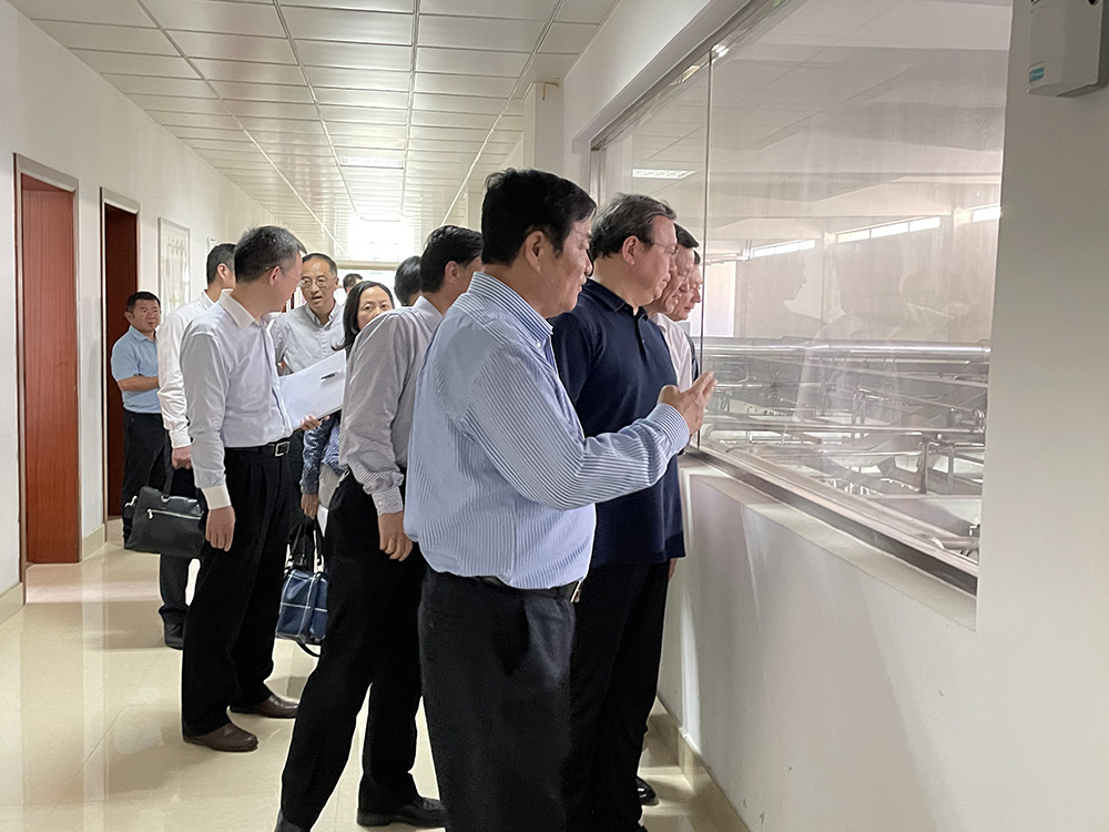 市人大副主任調(diào)研座談會