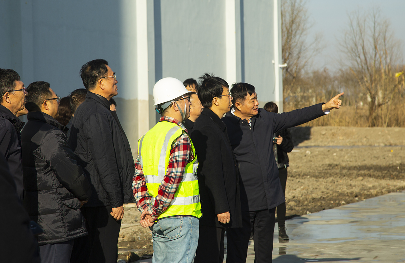 20210114上海市委副書記于紹良考察葉榭樓房式種豬場(chǎng)