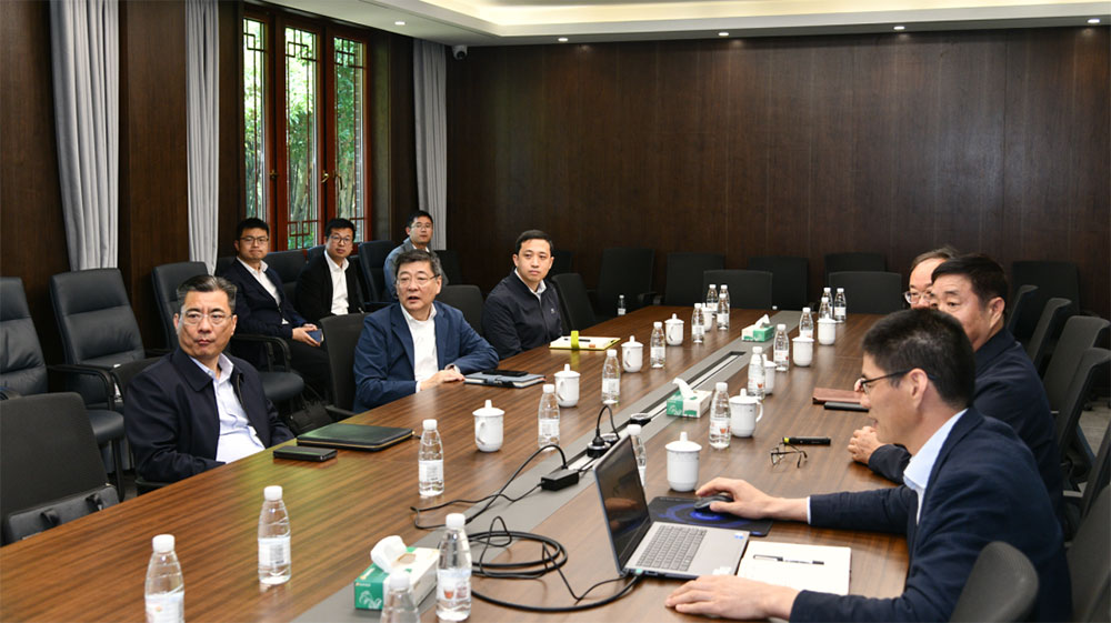 金山區(qū)委書記劉健